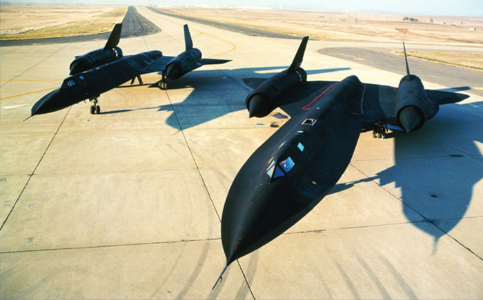 飛行速度超過導(dǎo)彈的飛機(jī)—SR-71黑鳥偵察機(jī)！